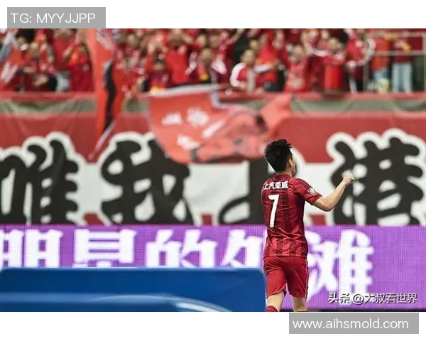 中国足球三大球星崛起之路:他们如何引领新时代的足球风潮 中国足球三大球星崛起之路:他们如何引领新时代的足球风潮