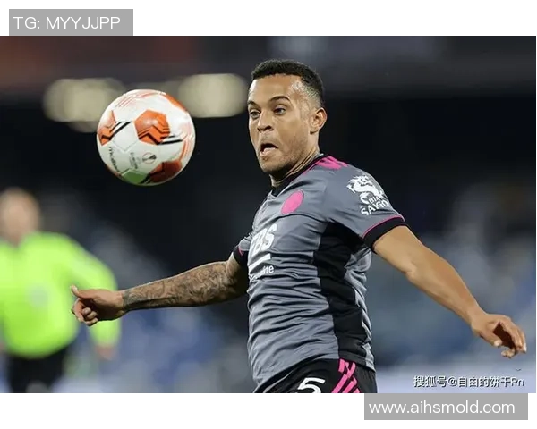 足球历史十大球星退役时间盘点 探索传奇球员告别绿茵场的时刻 足球历史十大球星退役时间盘点 探索传奇球员告别绿茵场的时刻